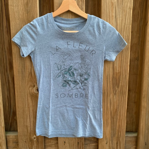 Aeropostale Cute Form-Fitting Tee - Picture 2 of 7